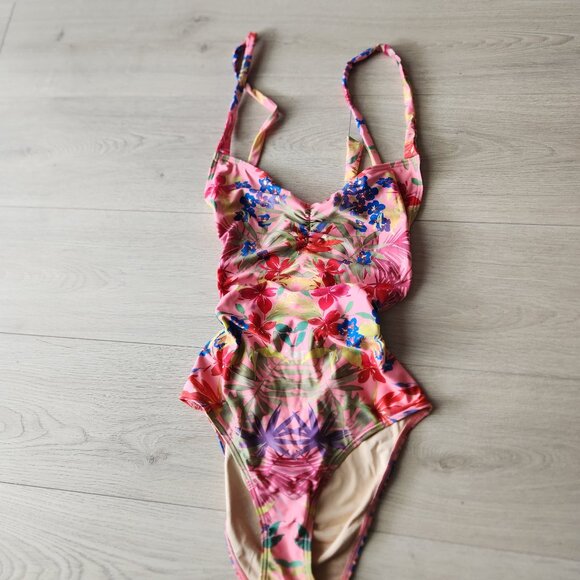 Floral lace up one piece size small - Picture 3 of 4